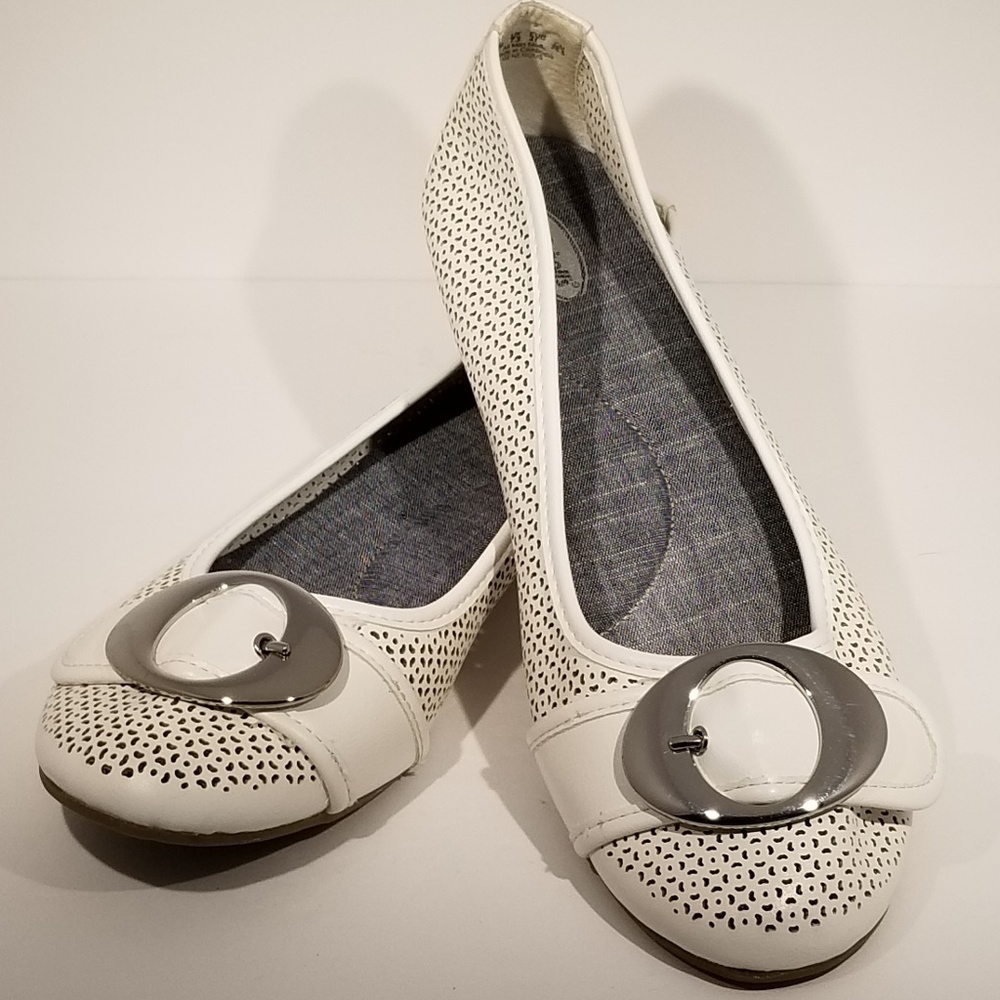 Dr. Scholl’s Generous Ballet Flats White 9.5 Shoes